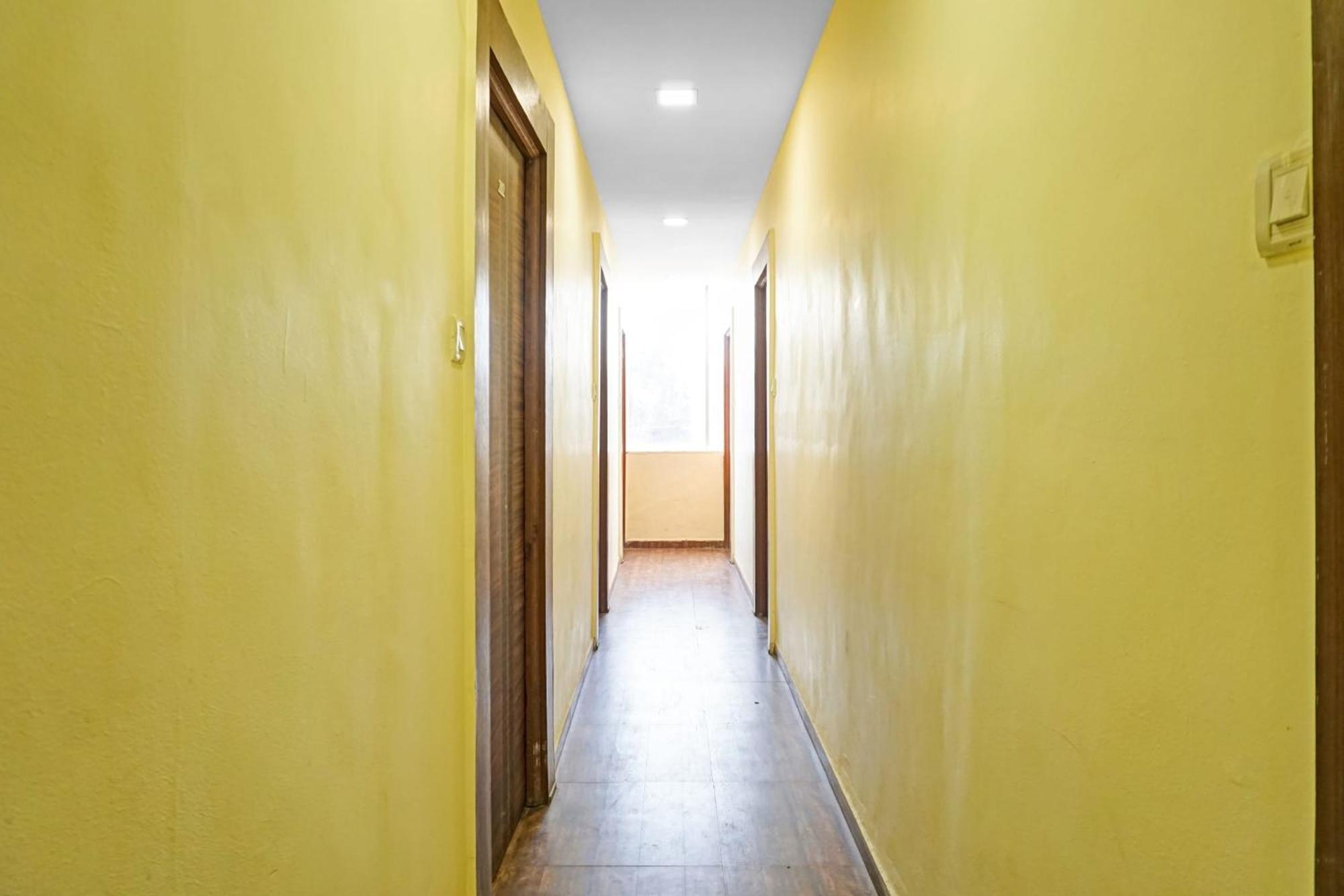 Hotel O 24K Inn Mundhwa Екстер'єр фото